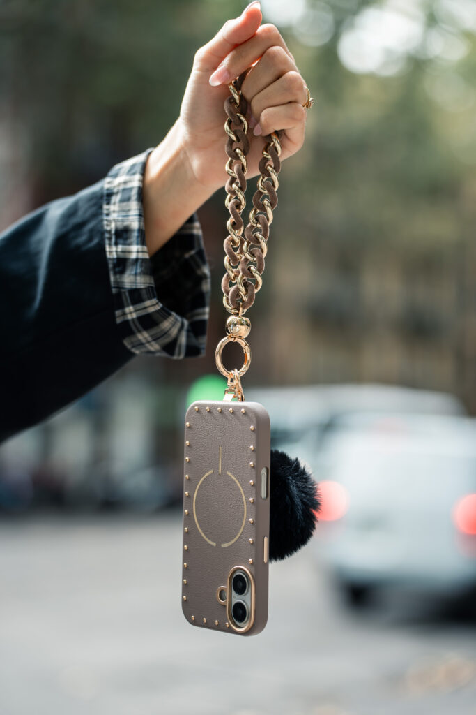 Funda móvil tachuelas para iPhone